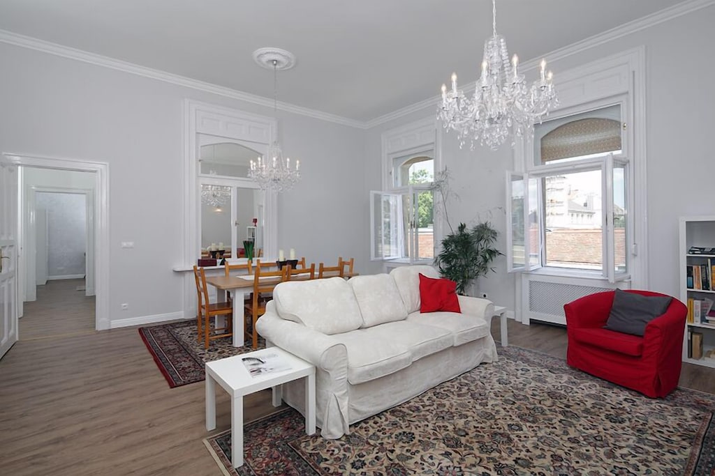 homeaway budapest | grandiose apartment in downtown budapest