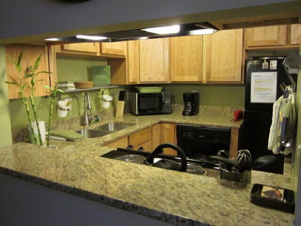 vrbo salt lake city | comfy & cozy two-bed, one bath with gated parking