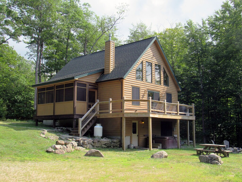 enjoy your vacation with your family in this chalet-style cabin