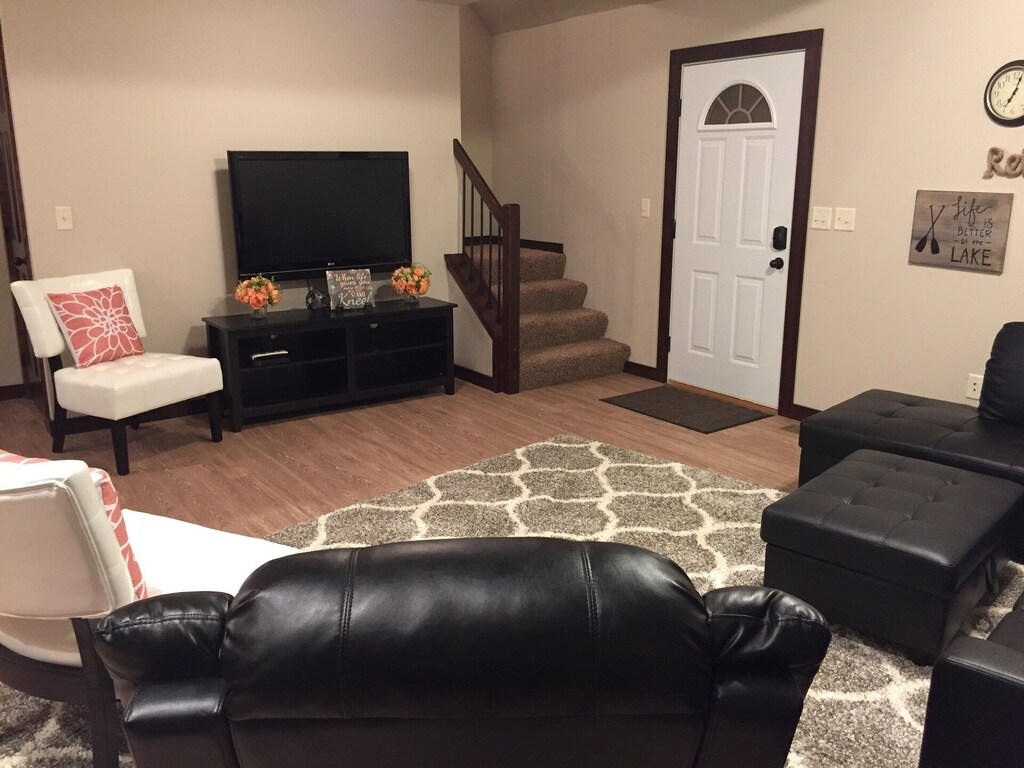 spacious and new vacation space near lake okoboji