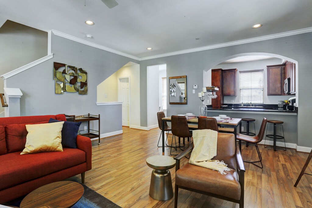 beautifully furnished townhome close to nrg stadium