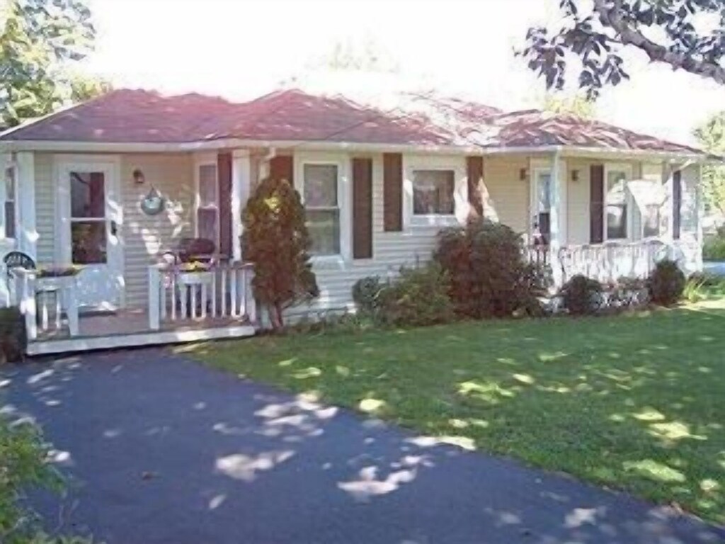 air-conditioned home, minutes from the shore