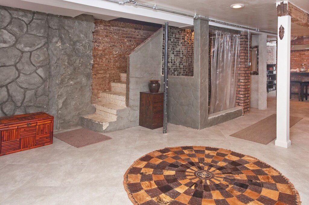 5 homeaway & vrbo vacation rentals under 200 usd in brooklyn, nyc | bricks of brooklyn: lower-level apartment in bedford-stuyvesant