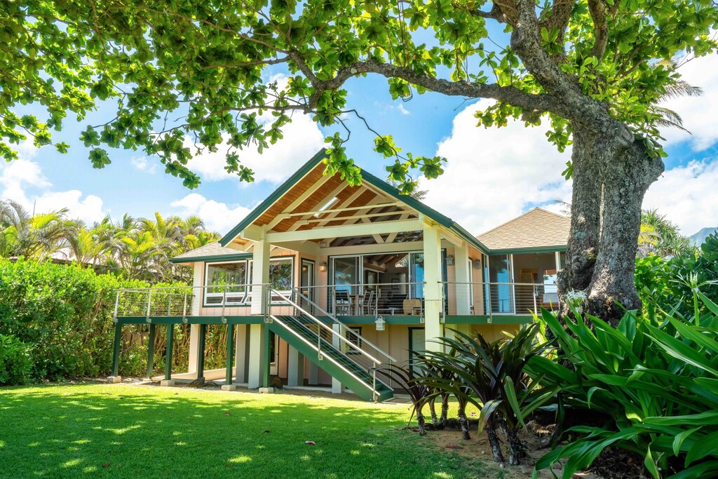 vrbo kauai haena | cozy beachfront house