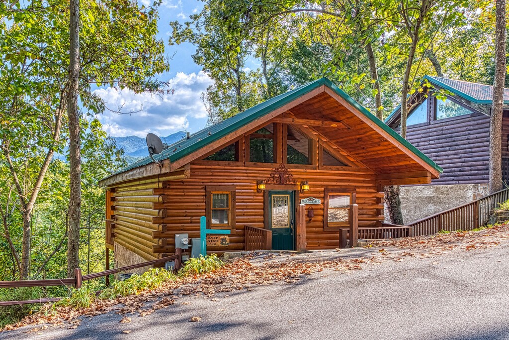 Rural Cabin W Private Hot Tub Shared Pool Perfect For Couples