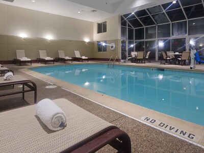 Chicago Club Inn Suites Westmont