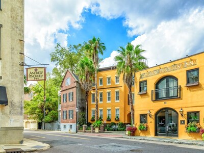 Andrew Pinckney Inn Near Charleston City Market Downtown