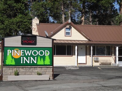 Pinewood Inn Near Heavenly Gondola South Lake Tahoe