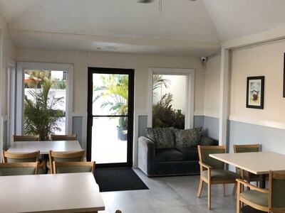 The Colony Club Inn Suites Nassau