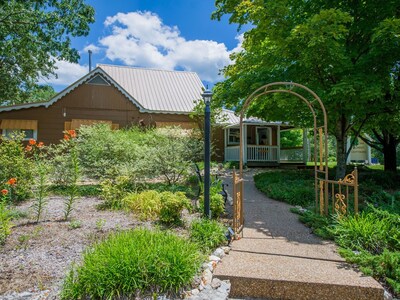 Oak Crest Cottages Treehouses Eureka Springs