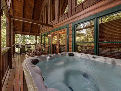 Holly Berry 4 Bedroom Home With Hot Tub Pigeon Forge Vrbo