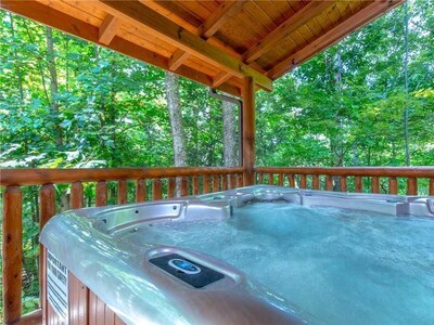 Unbridled Spirit 5 Bedroom Home With Hot Tub Gatlinburg Vrbo