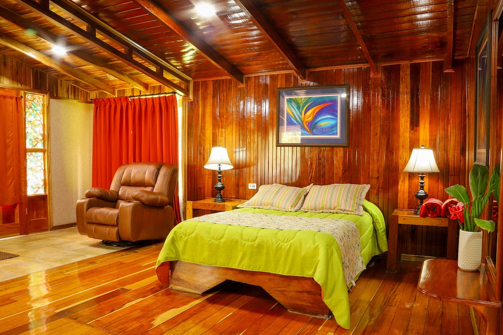 Los Pinos Cabanas y Jardines - Monteverde