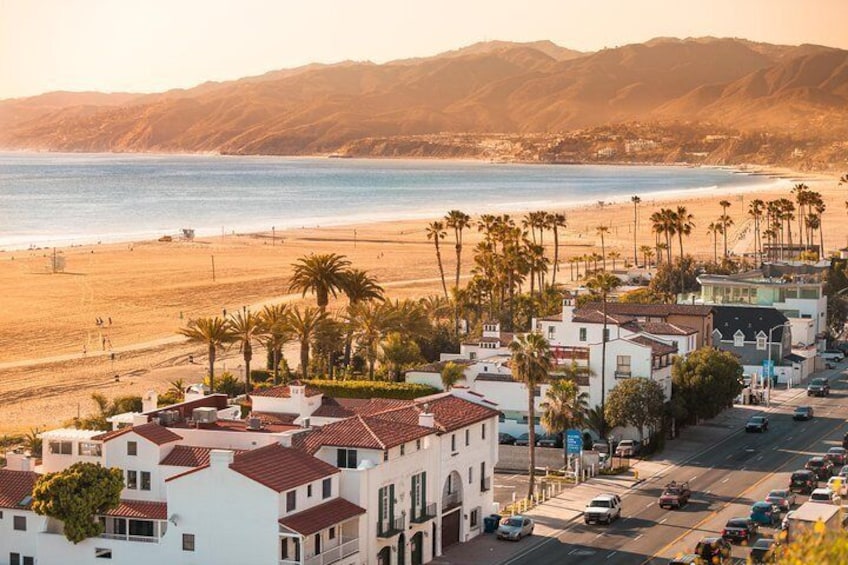 Deluxe Los Angeles 5-Hour Limo Tour with Drinks Included