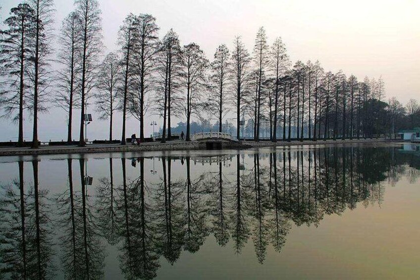 4 hours Walking tour to Wuhan Yellow crane tower and Donghu lake with boat trip