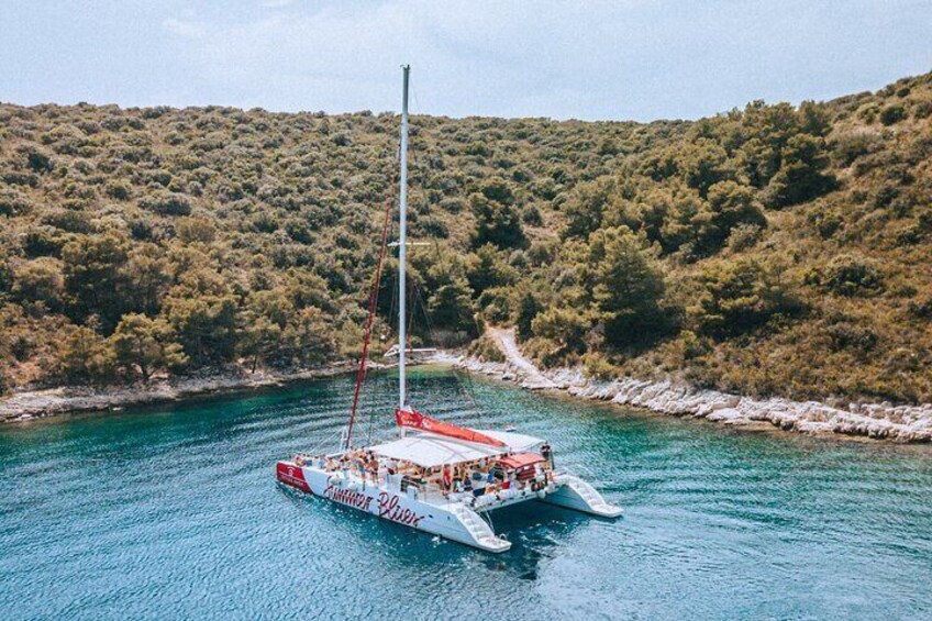 From Split Catamaran tour Golden Horn & Brač with Food and Drinks