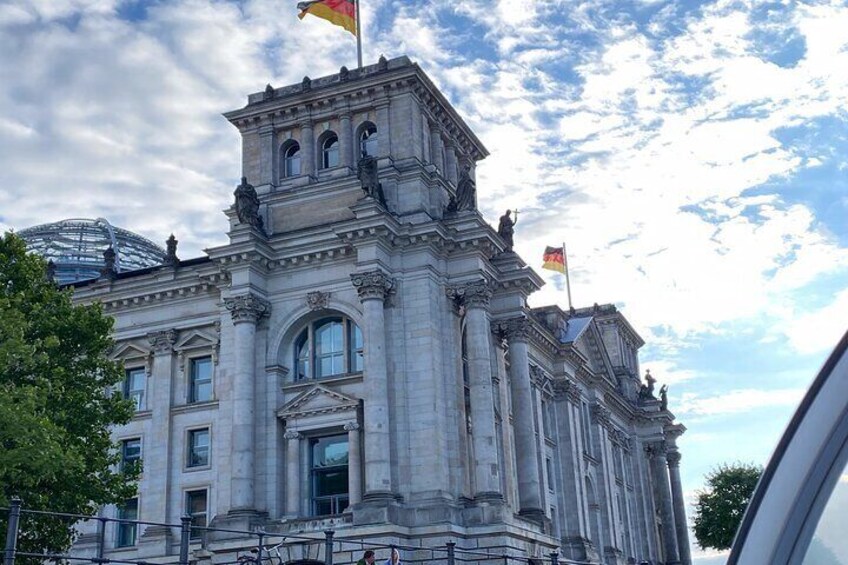 Capital Dinner Cruise at Sunset with Sightseeing of Berlin