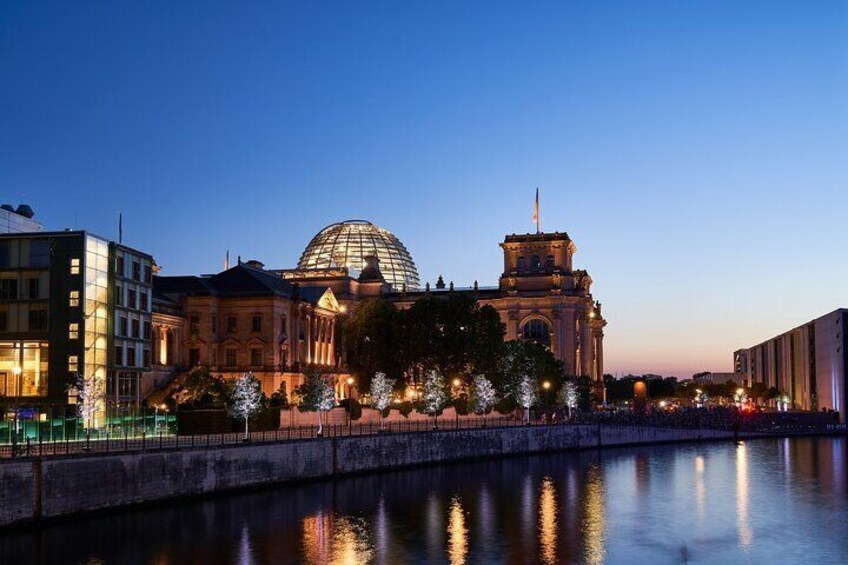 Berlin 4-Course Sunset Dinner Cruise Including Drinks 