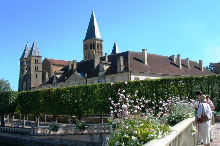 Paray-le-Monial private guided tour with your official guide !