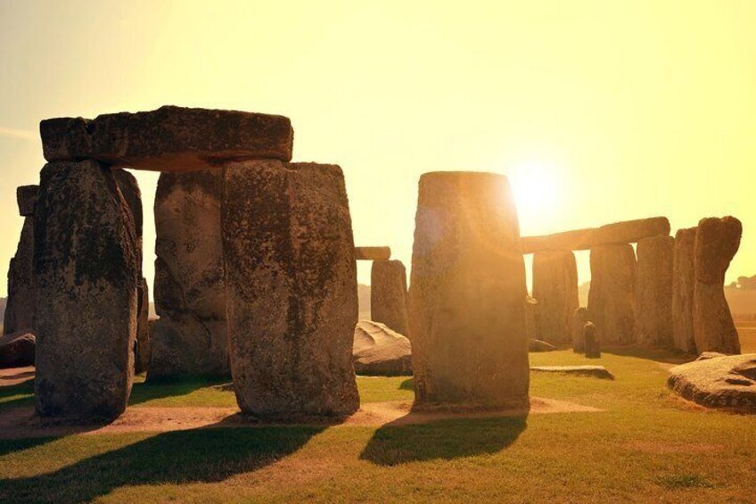 Stonehenge Morning Half-Day Tour from London Including Admission