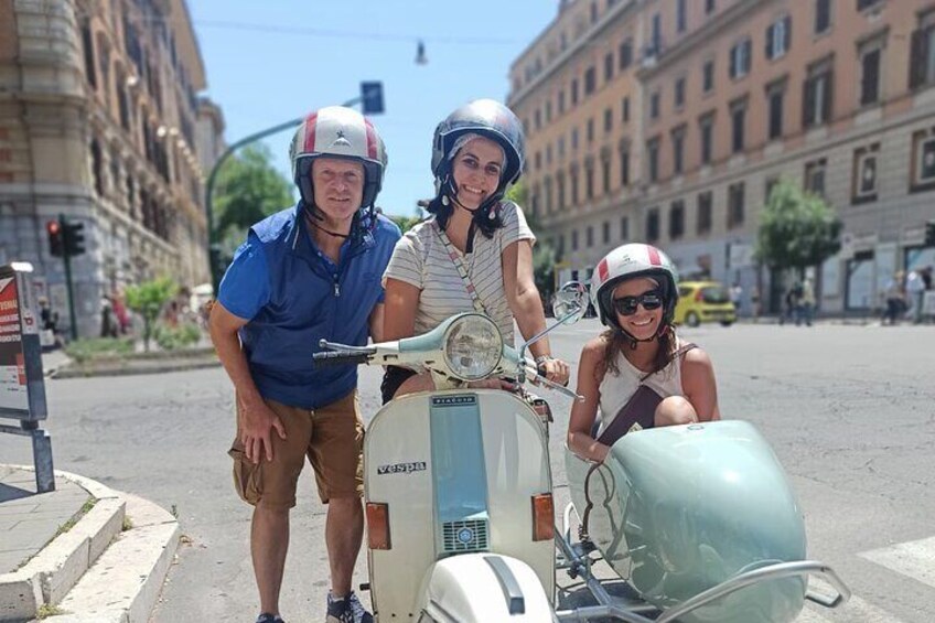 Vespa Sidecar Tour By Night with Pickup 