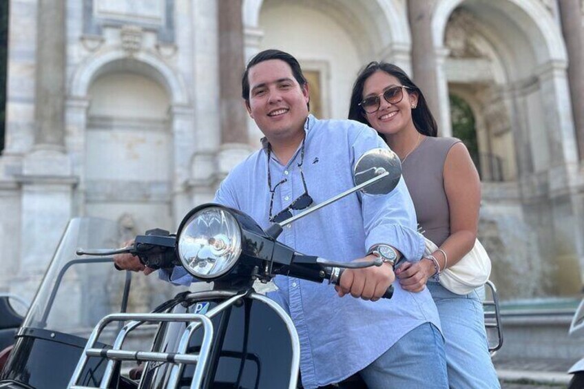 Vespa Tour By Night