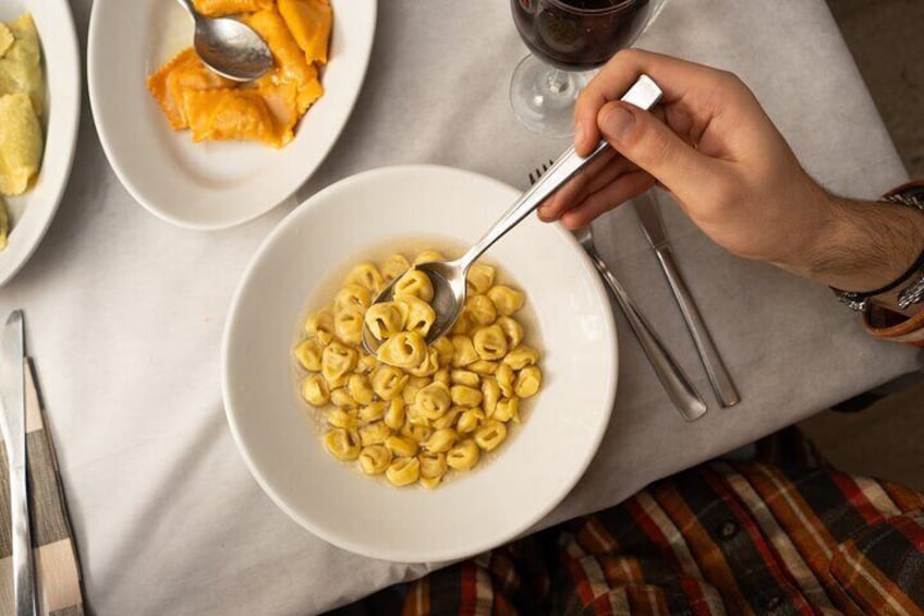 Bologna traditional food tour - Do Eat Better Experience