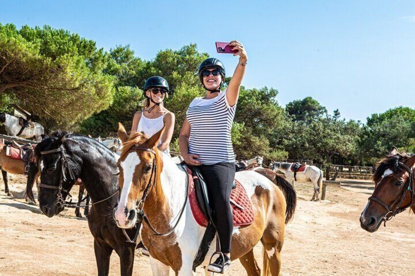 Mallorca Evening Tour: Horseback Riding, Dinner and Dance