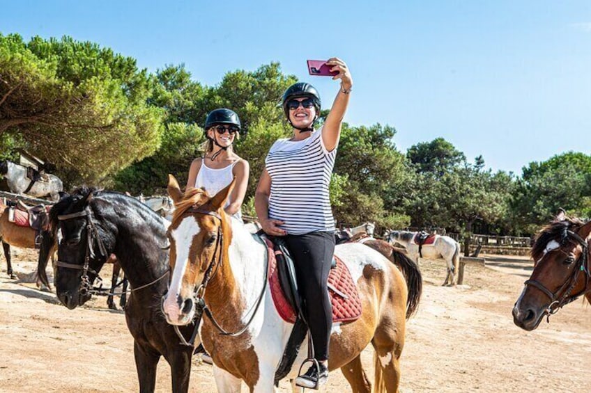Mallorca Evening Tour: Horseback Riding, Dinner and Dance