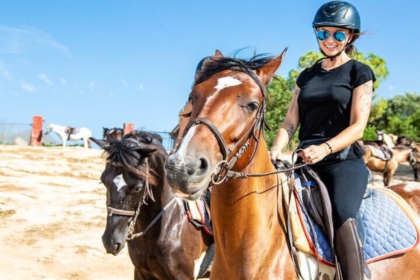 Mallorca Evening Tour: Horseback Riding, Dinner and Dance