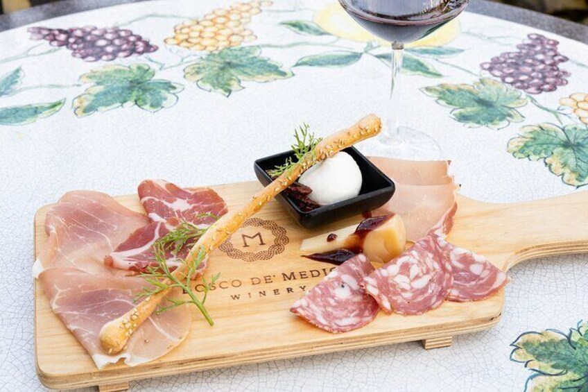 Private Pompeii Wine Tasting with Lunch