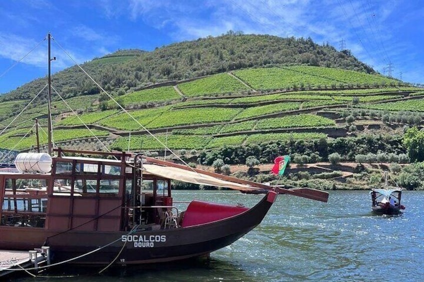 Douro Valley 3 Wine Experiences with Lunch & Optional Boat Cruise