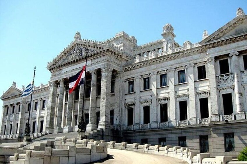 Half-day Regular City Tour at Montevideo 