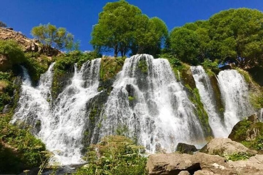 Shaki waterfall