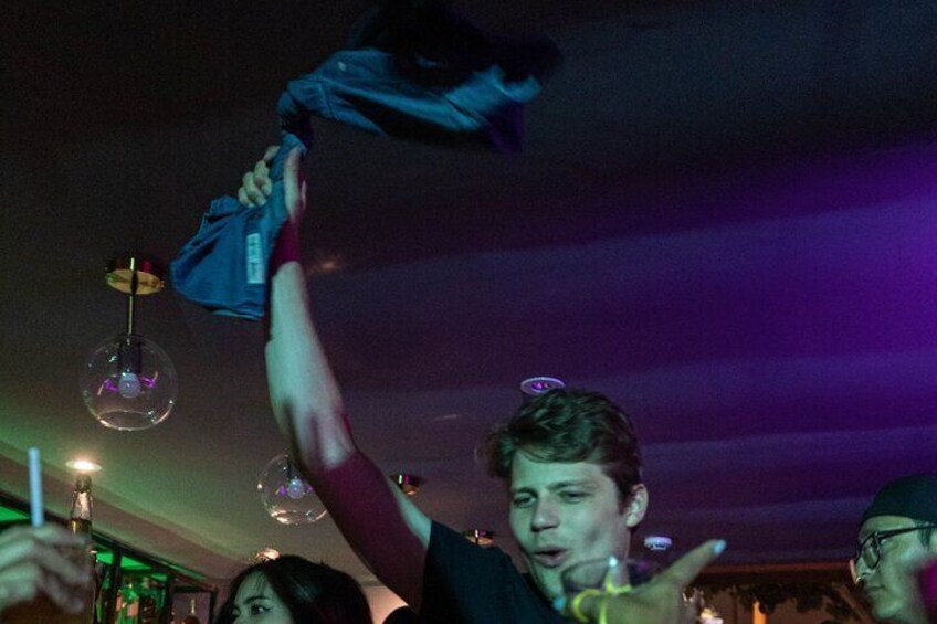 Party tour in Miraflores with Bar Crawl Lima