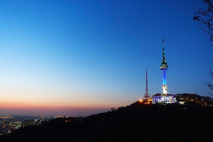 Seoul Tower at night