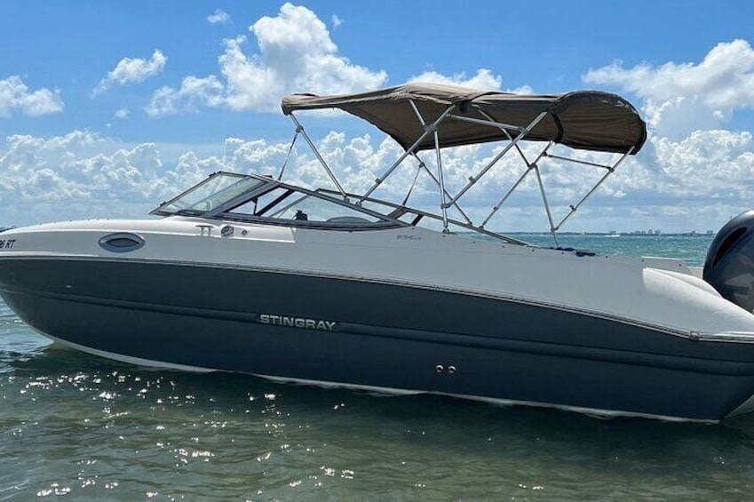 2 Hr Miami Private Boat Tour, Free Champagne, bluetooth stereo.