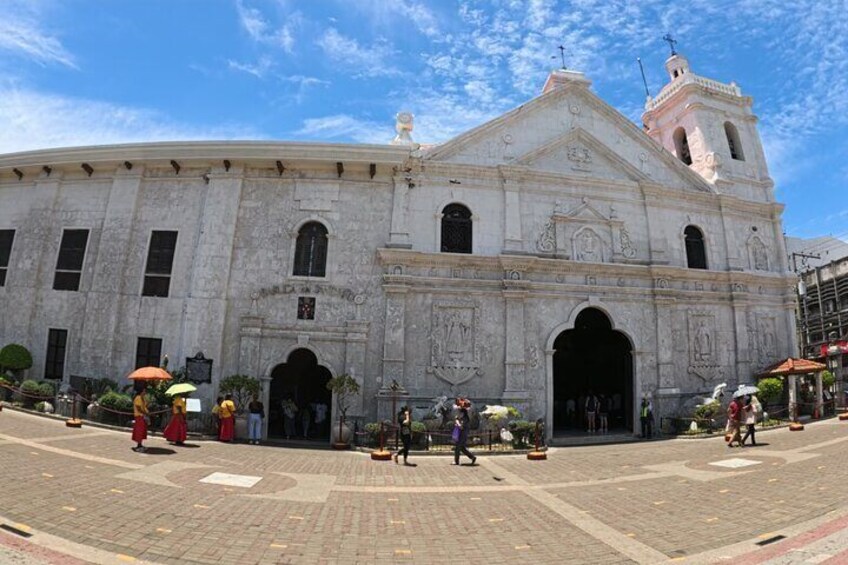 Cebu Steet food, historical and mountain tour