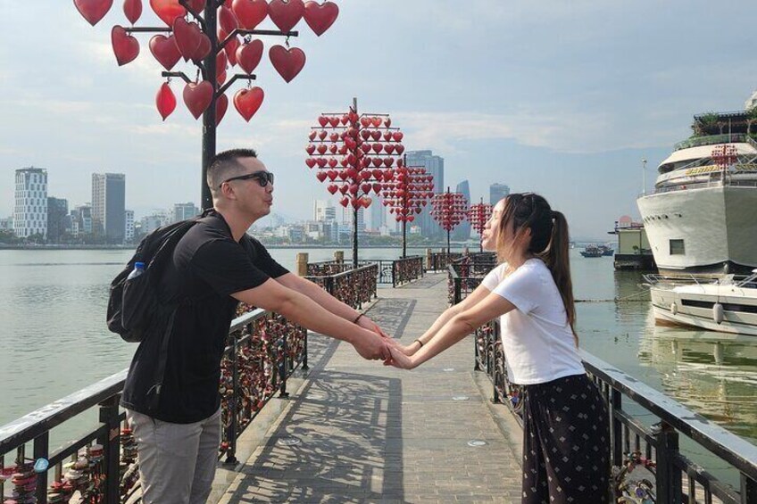 EPIC VENTURE to MARBLE MOUNTAIN & DRAGON BRIDGE & LADY BUDDHA 