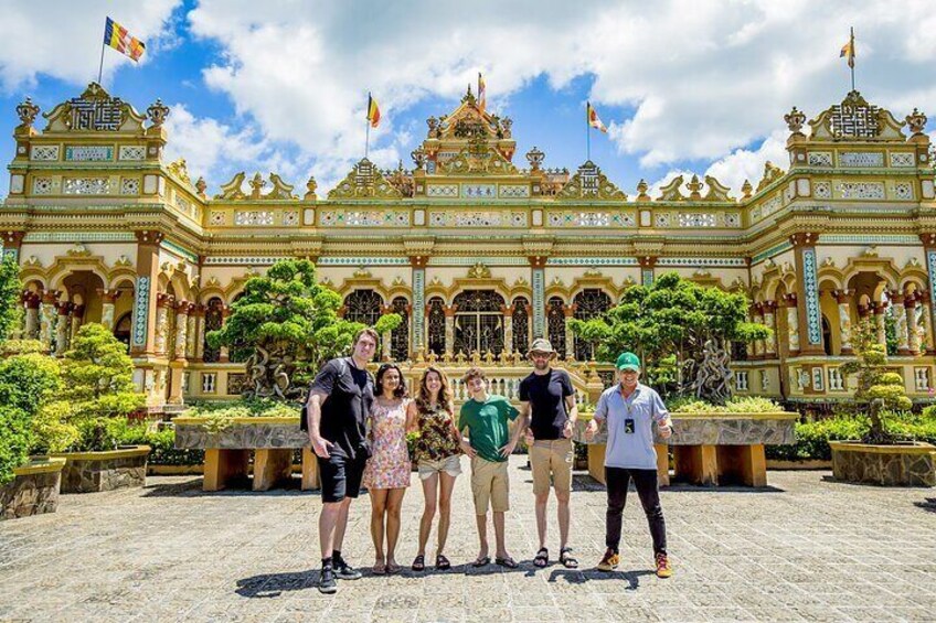 Visit to Vinh Trang Pagoda - the most beautiful pagoda in Mekong Delta