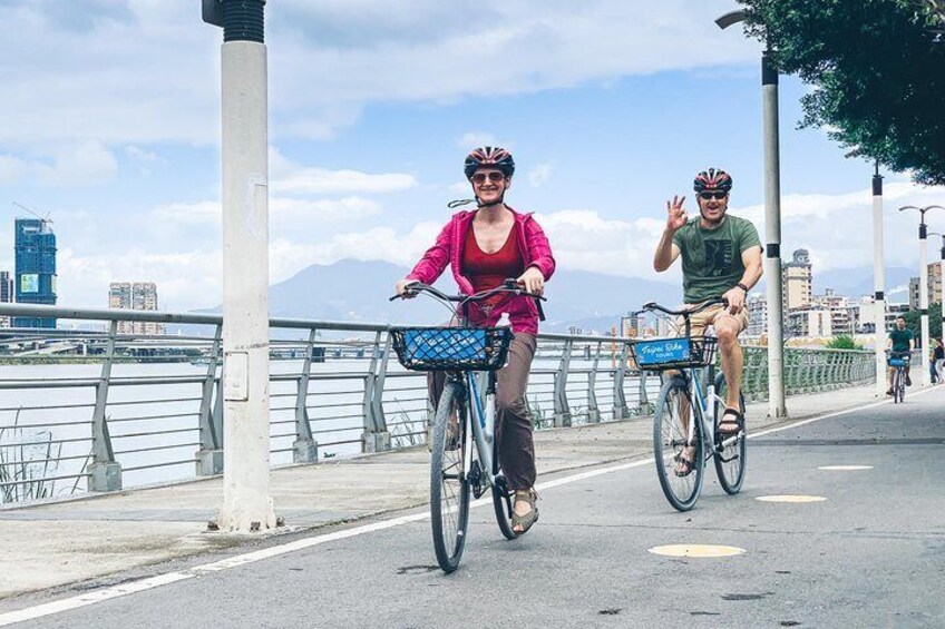 Tamsui Riverside Bikepath