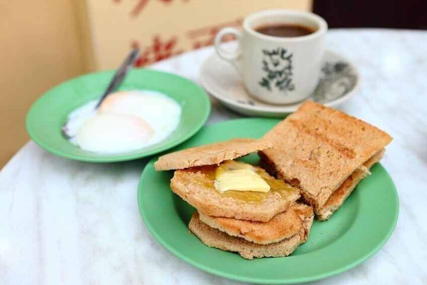 Enjoy local toast & coffee/tea