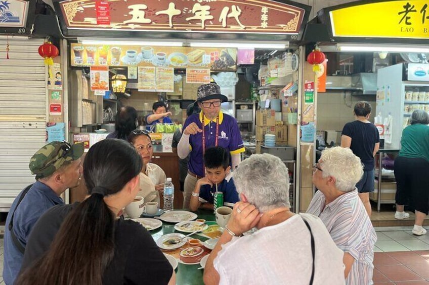 Small Group: Michelin and Local Hawker Food Tour