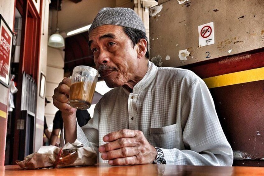 Try a traditional Teh Tarrik