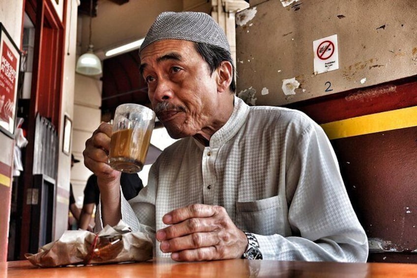 Try a traditional Teh Tarrik