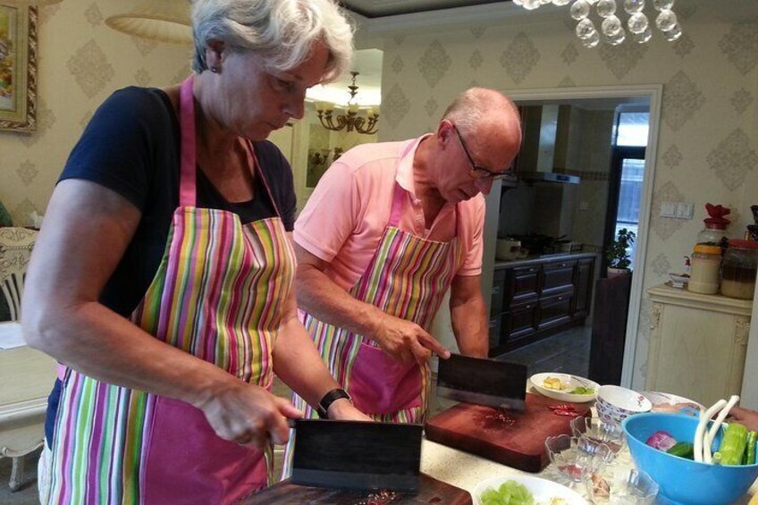 Half-Day Sichuan Cooking Class Experience in Chengdu
