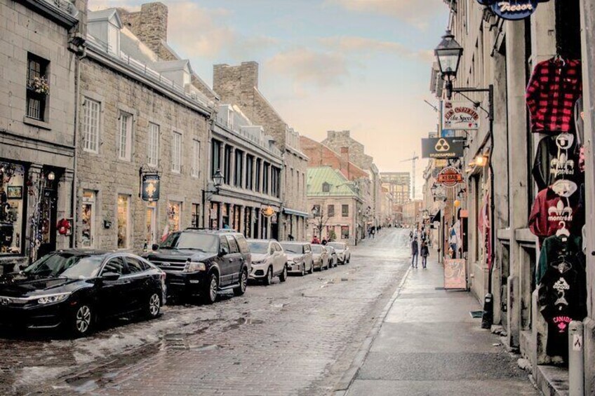 Small-Group Montreal Designers Shopping Tour with a Style Coach