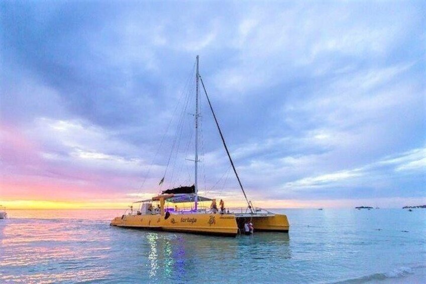 Catamaran Cruise Full Day Tour to Rick's Cafe and Negril Beach