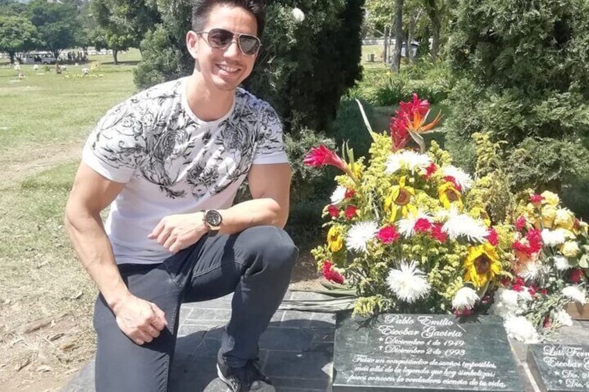 Private Half-Day Pablo Escobar Godfather Tour in Medellin