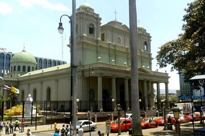 Half-Day San Jose Evening Bus Tour with Dinner and Pickup